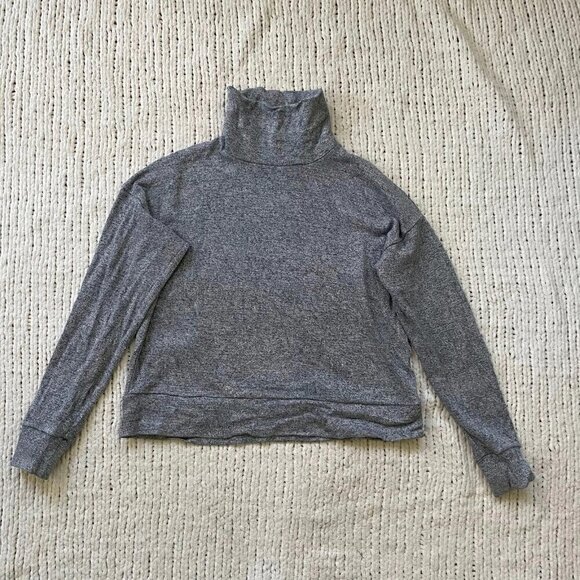 Community Cozy Grey Turtleneck Sweater -Size Small - Picture 1 of 4